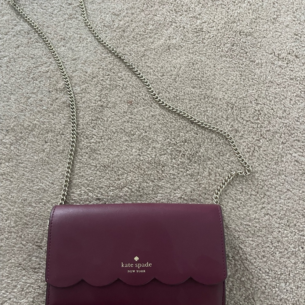 Used Kate Spade Chain wallet crossbody in Merlot